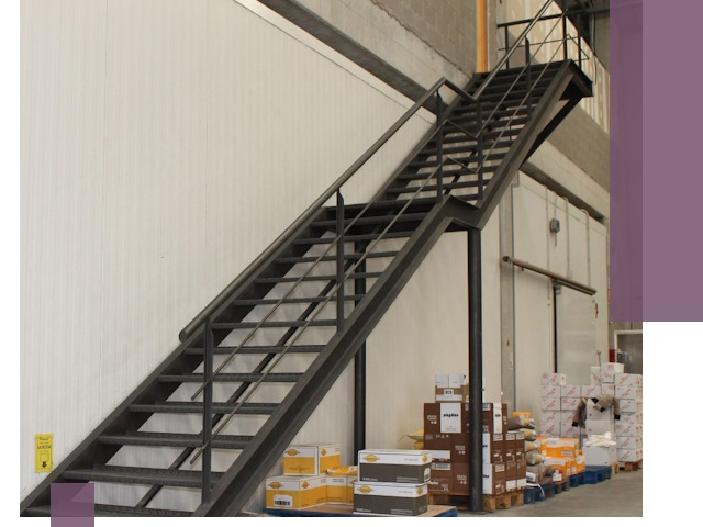Лестницы для производства в Кореновске — изготовление и монтаж