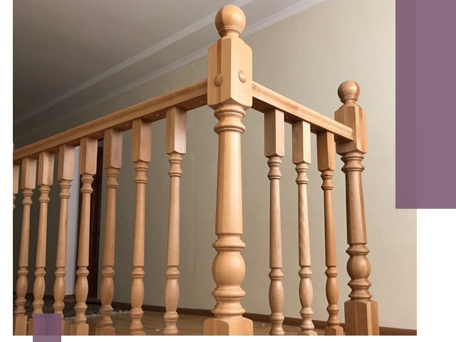 Деревянные перила на заказ в Кореновске: монтаж и изготовление