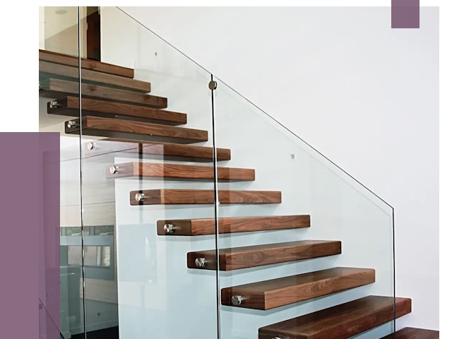 Стеклянные перила для лестницы в Кореновске от 15028 руб.