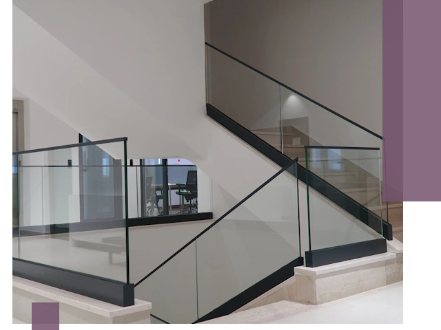 Стеклянные перила премиум-класса с установкой в Кореновске