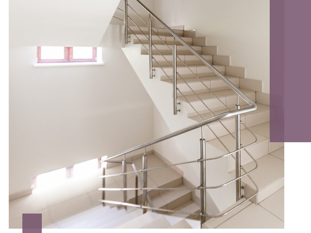 Установка и замена перил в подъезде в Кореновске