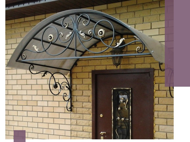 Изготовление козырьков из металла под ключ в Кореновске