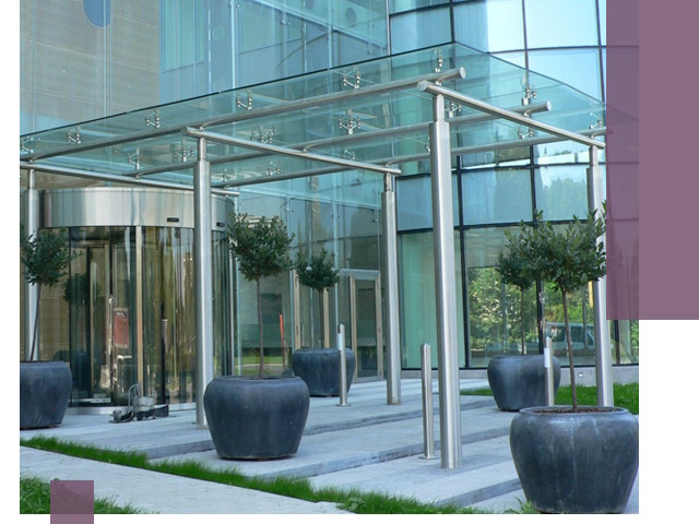 Навесы из стекла на заказ в Кореновске — монтаж и установка