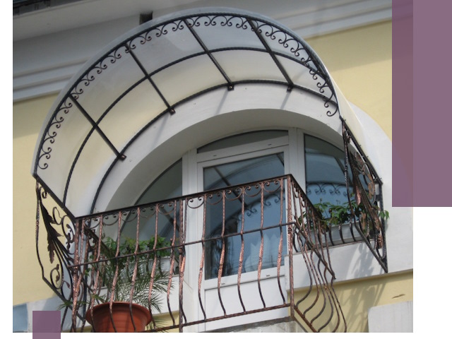 Козырьки над балконом в Кореновске — изготовление и монтаж