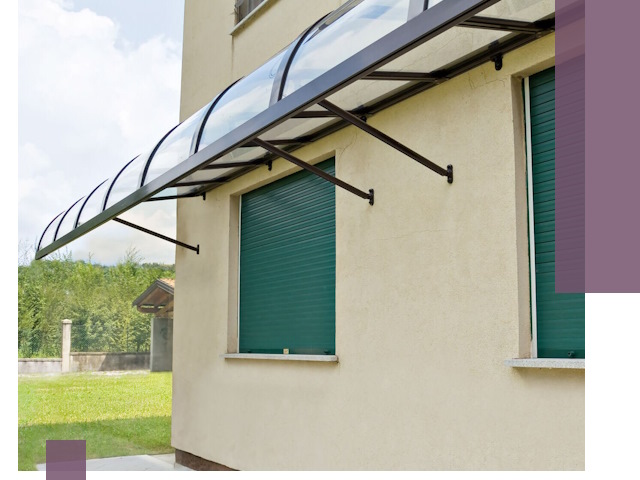 Козырьки над окнами в Кореновске — изготовление и монтаж по выгоде