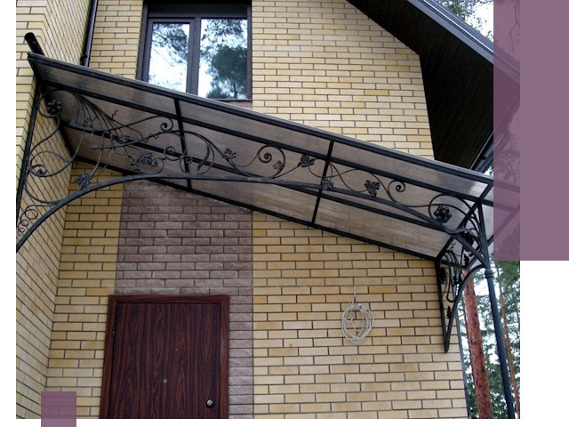 Односкатные козырьки из металла под ключ в Кореновске