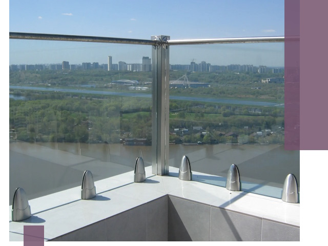 Стеклянные парапеты премиум класса в Кореновске для домов и бизнесов