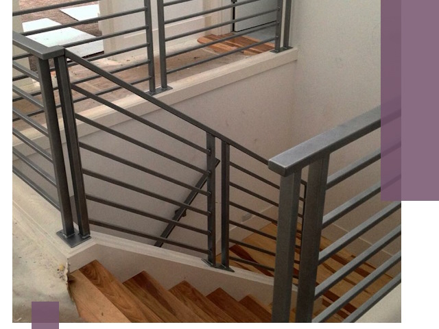 Изготовление поручней из металла и дерева в Кореновске